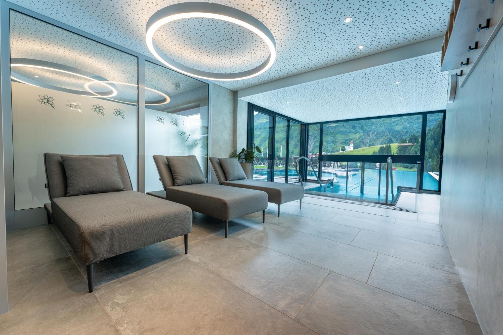Hotel Alpenblume Дамулс Екстериор снимка