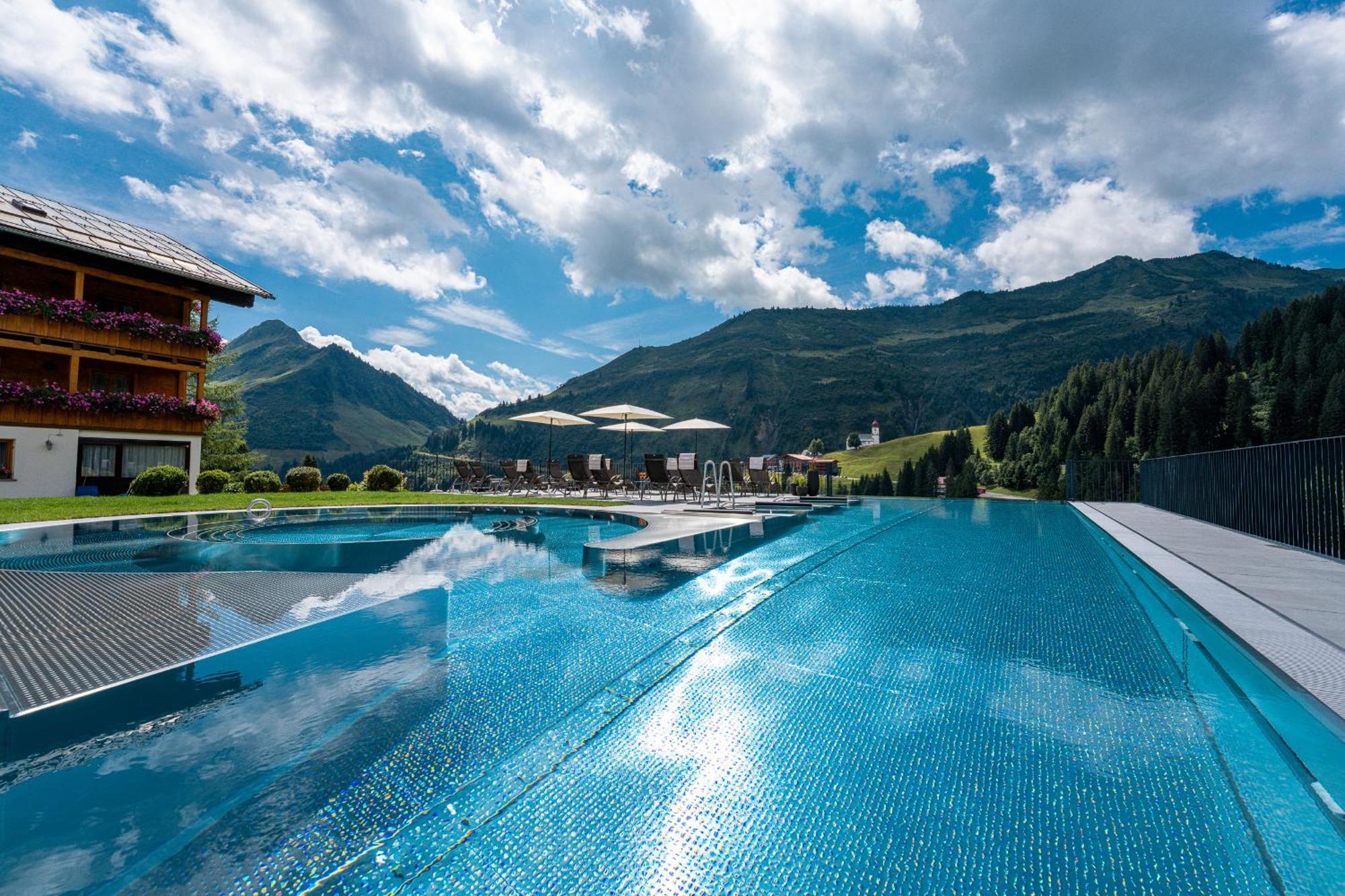 Hotel Alpenblume Дамулс Екстериор снимка