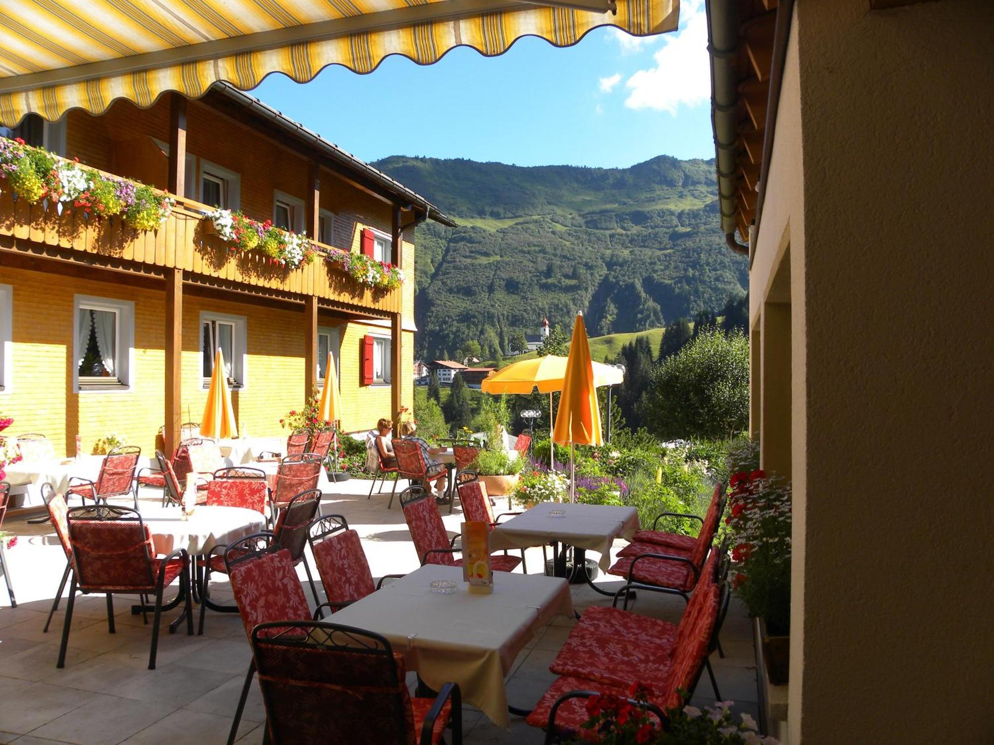 Hotel Alpenblume Дамулс Екстериор снимка