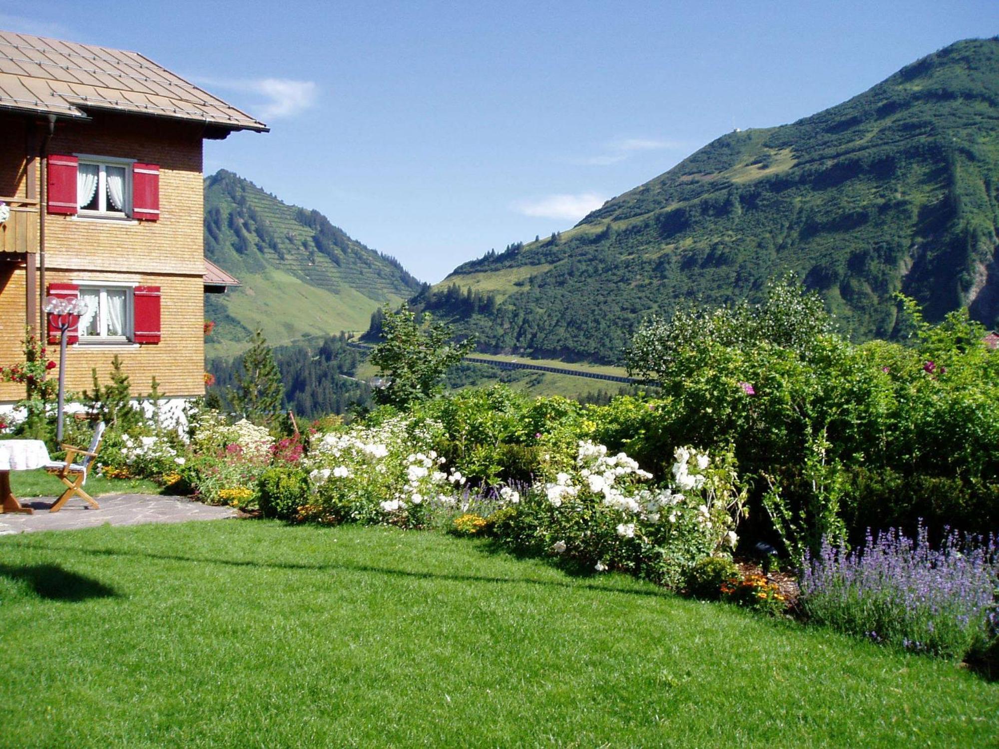 Hotel Alpenblume Дамулс Екстериор снимка