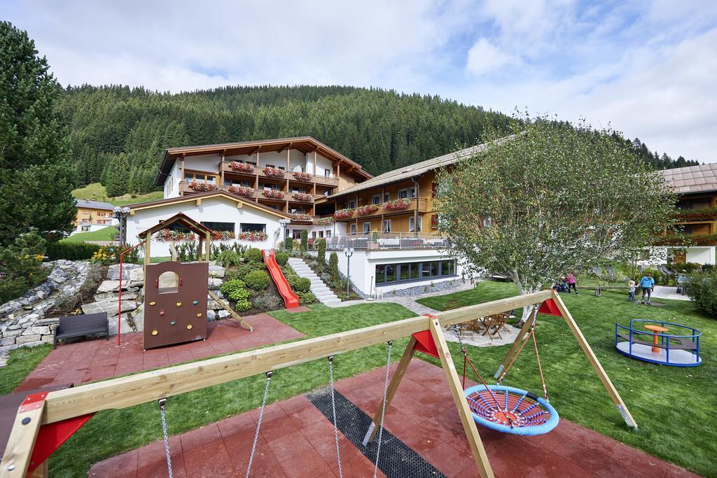 Hotel Alpenblume Дамулс Екстериор снимка